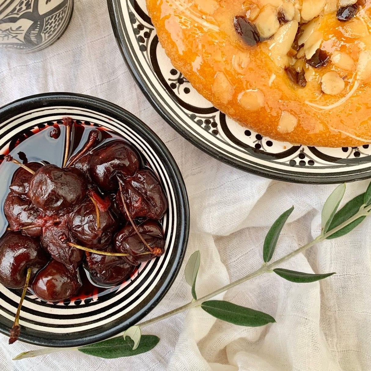 Small Moroccan "Zwak" Bowl In Monochrome