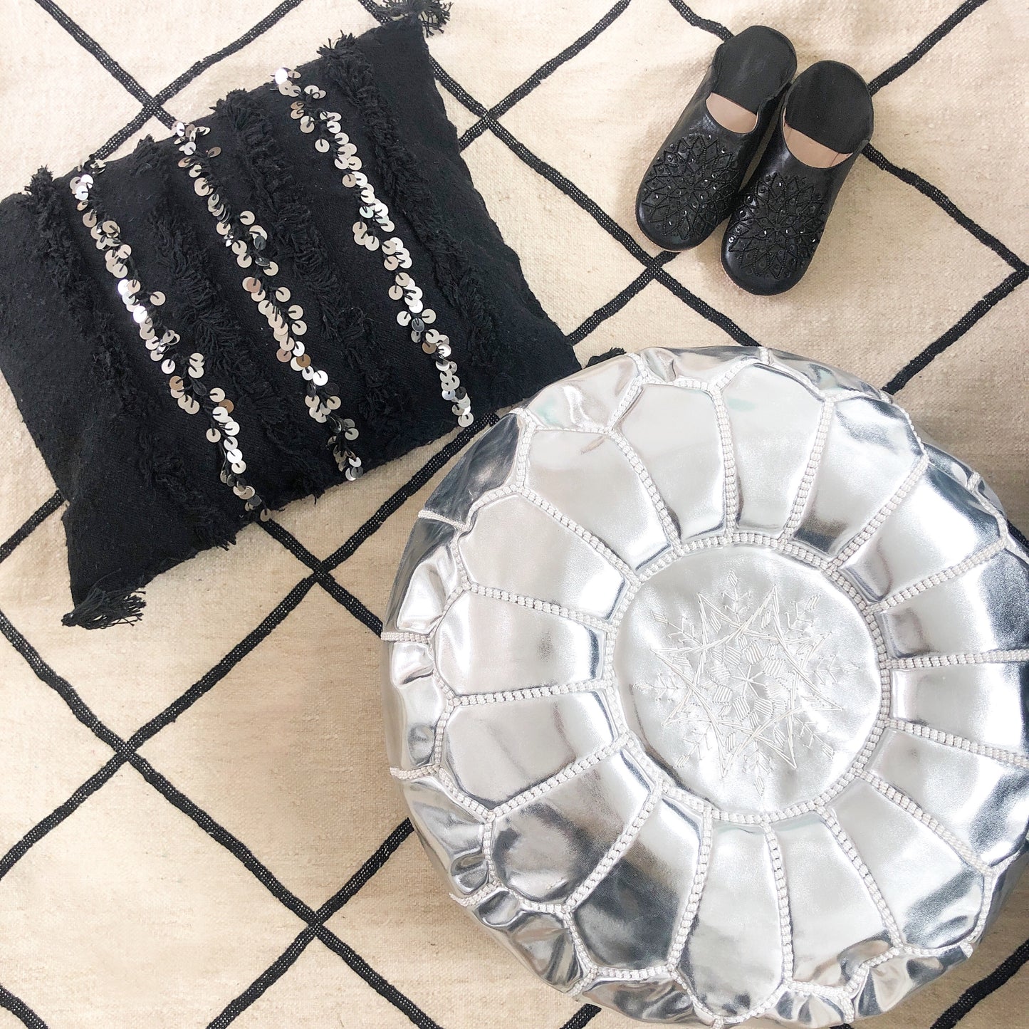 Moroccan Babouche Slippers in Black