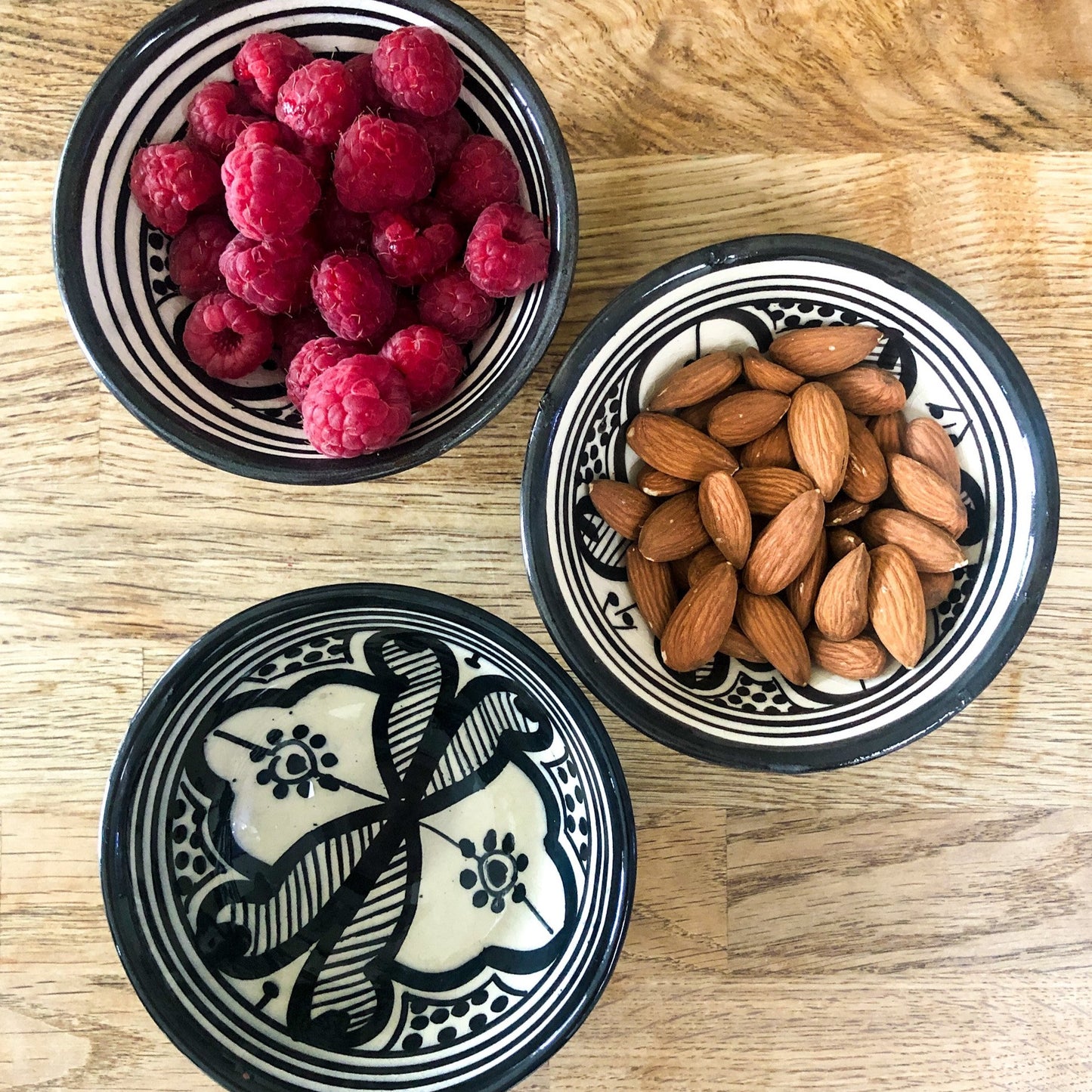 Small Moroccan "Zwak" Bowl In Monochrome