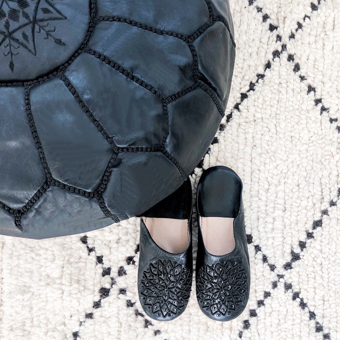 Moroccan Babouche Slippers in Black