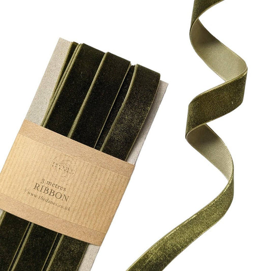 Luxury Velvet Ribbon in Forest Green - 16mm x 3M