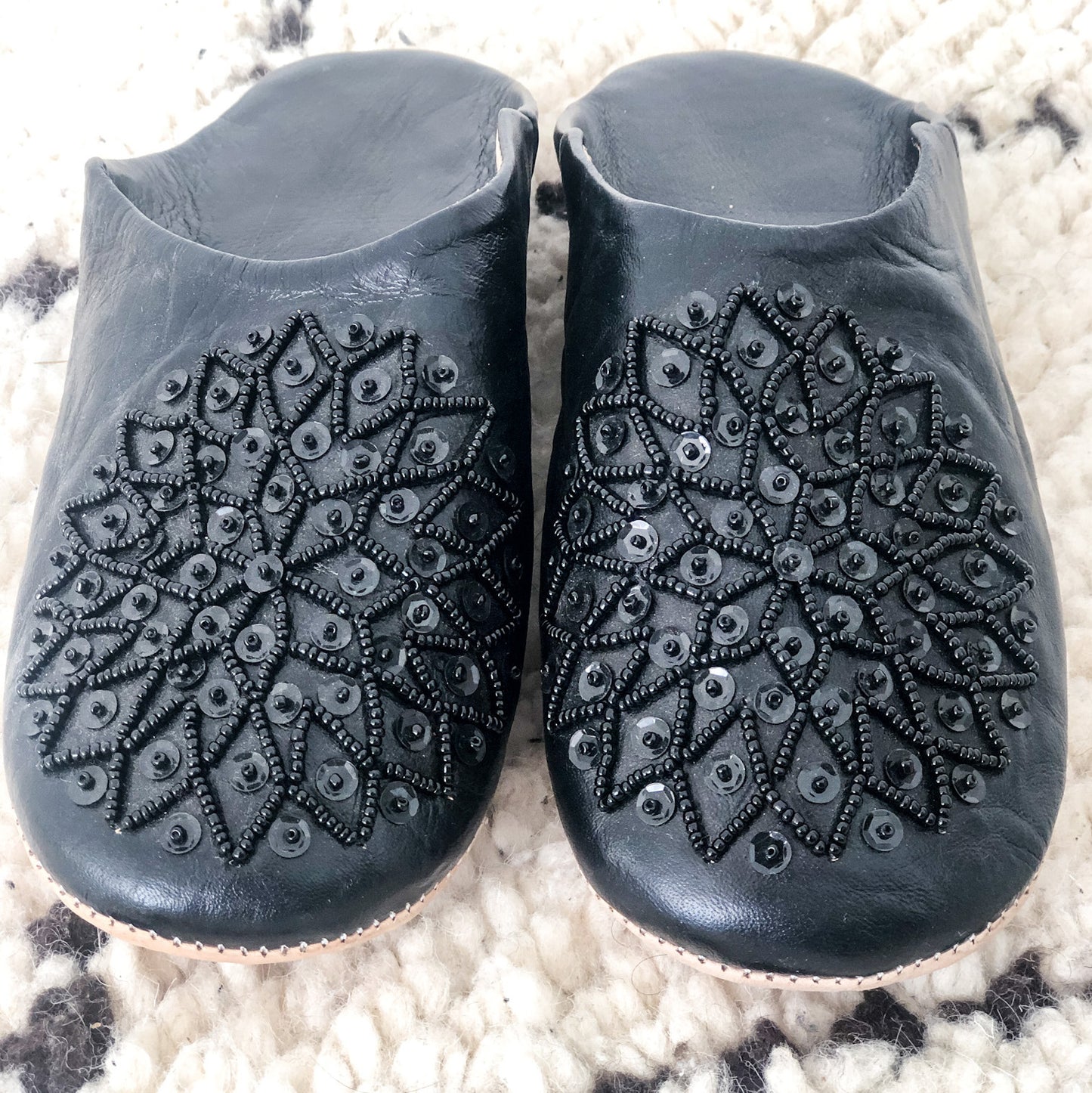 Moroccan Babouche Slippers in Black