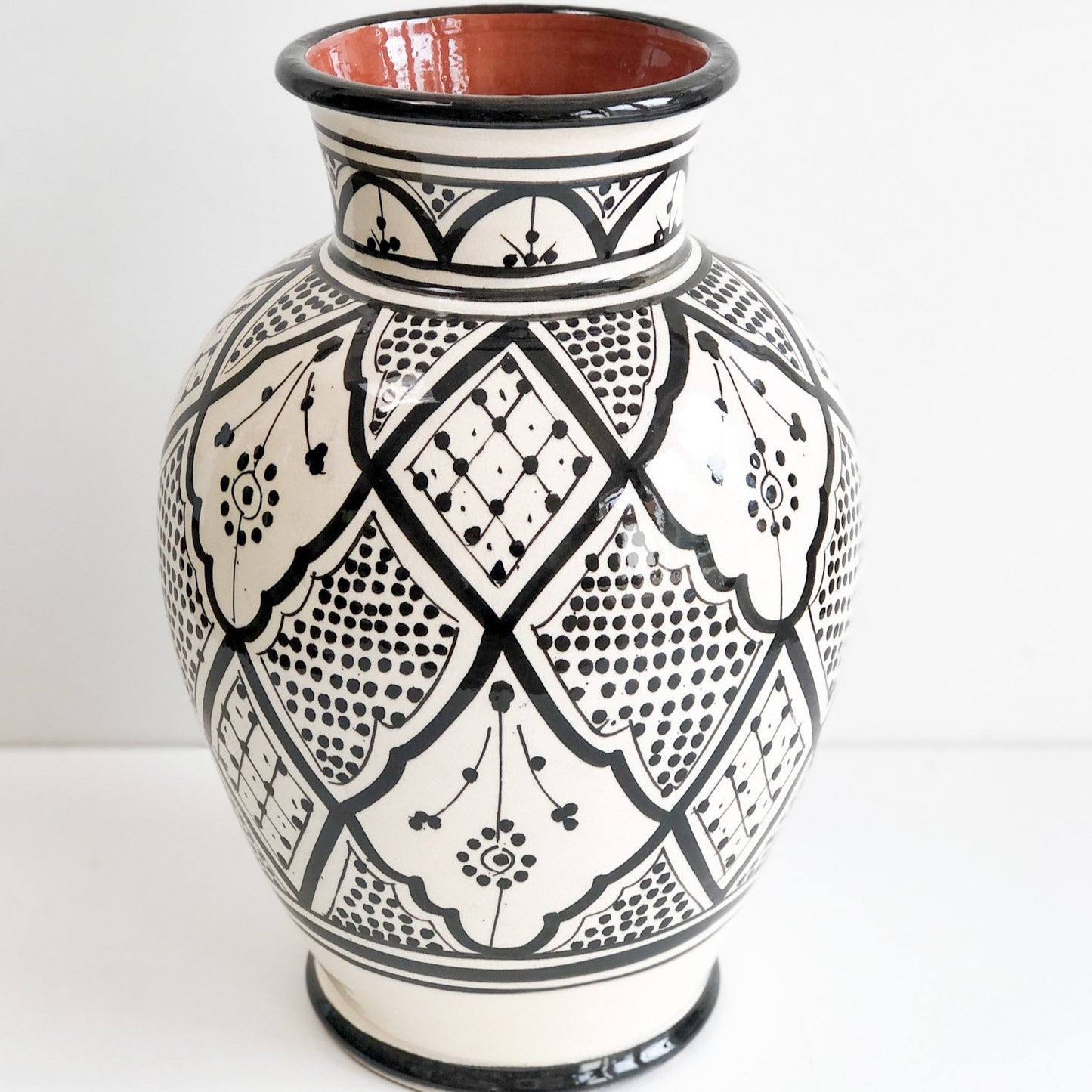 Large Moroccan "Zwak" Vase In Monochrome