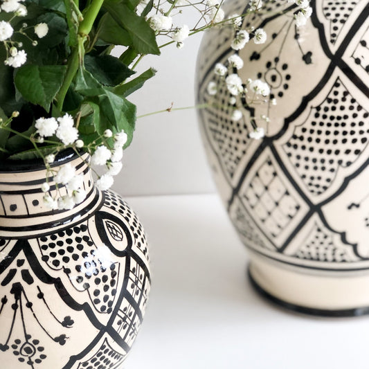 Small Moroccan "Zwak" Vase In Monochrome