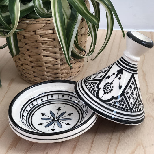 Small "Zwak" Tagine In Monochrome
