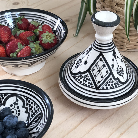 Small "Zwak" Tagine In Monochrome