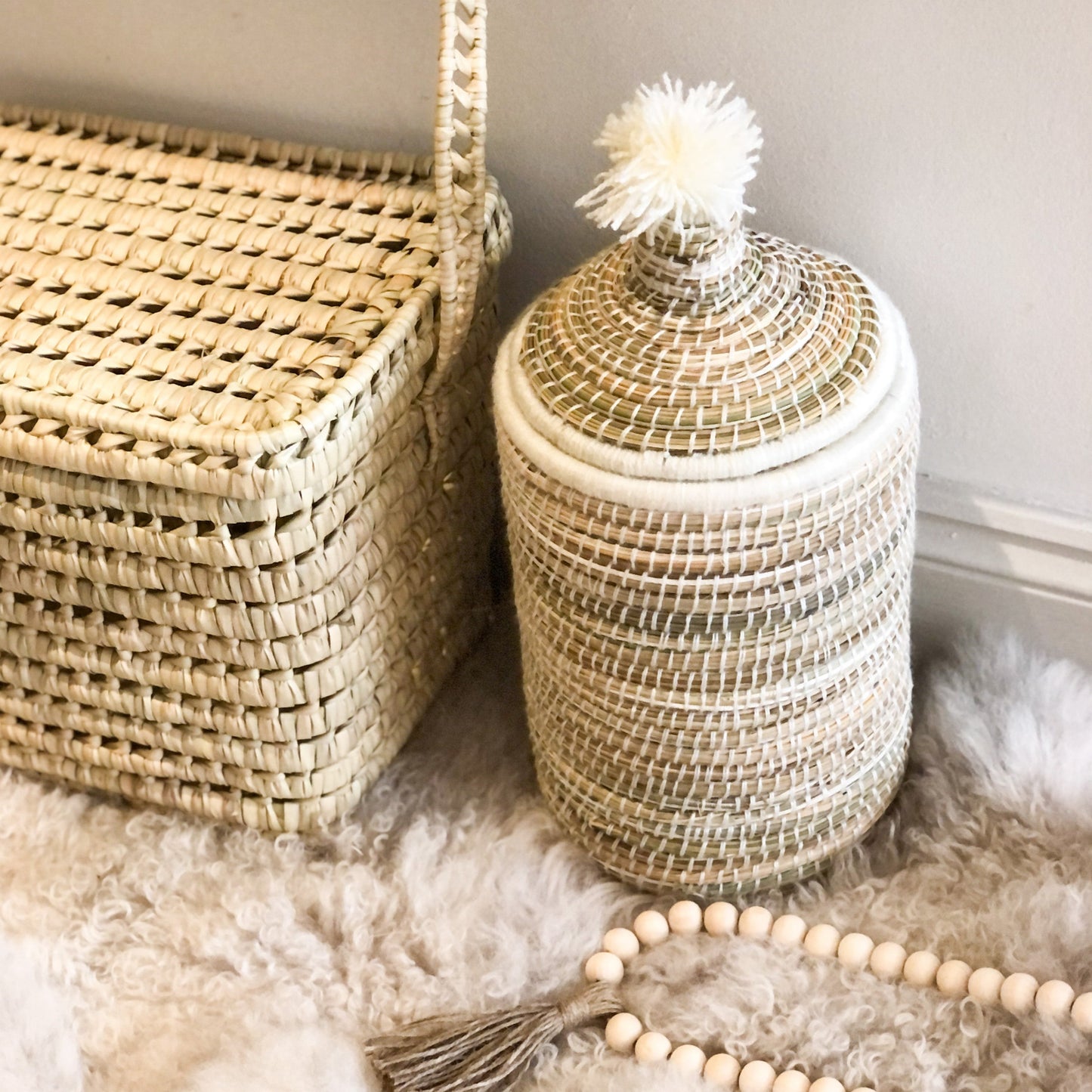 Tall Berber Bread Basket In Natural Reed And White