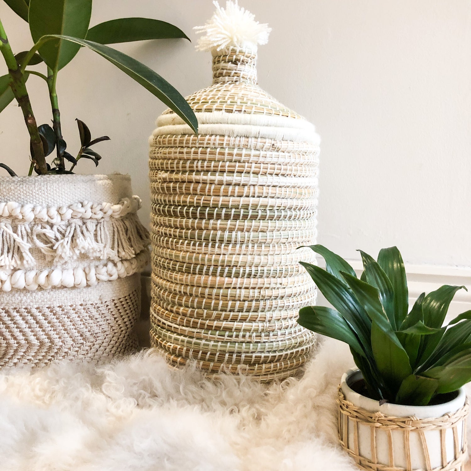 Tall Berber Bread Basket In Natural Reed And White