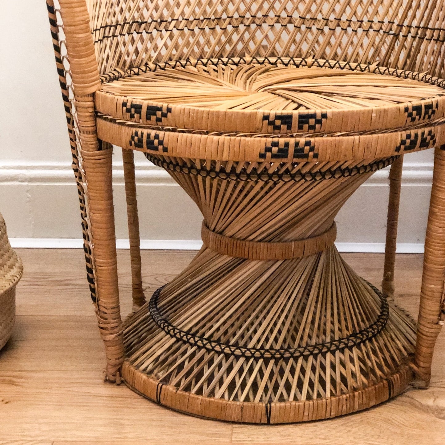 Large Vintage 1970s Peacock Chair