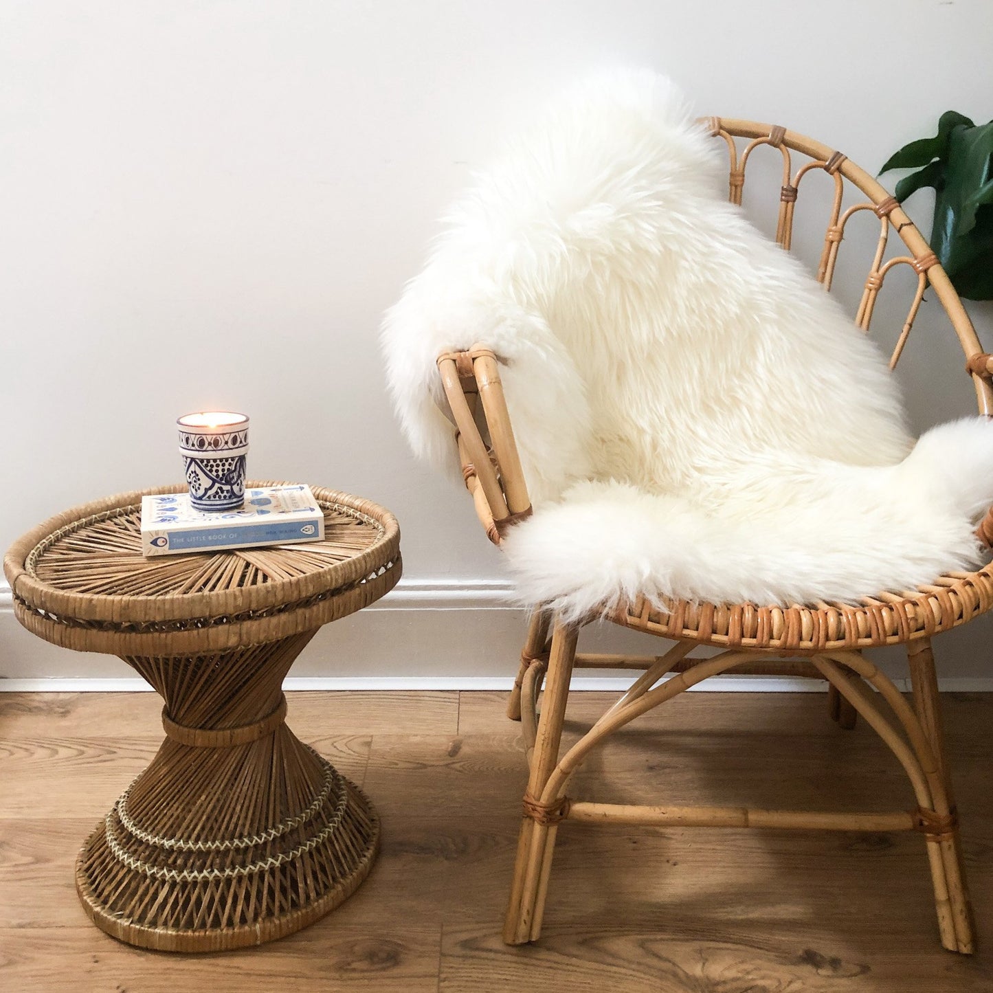 VINTAGE 1970s RATTAN PLANT STAND / SIDE TABLE