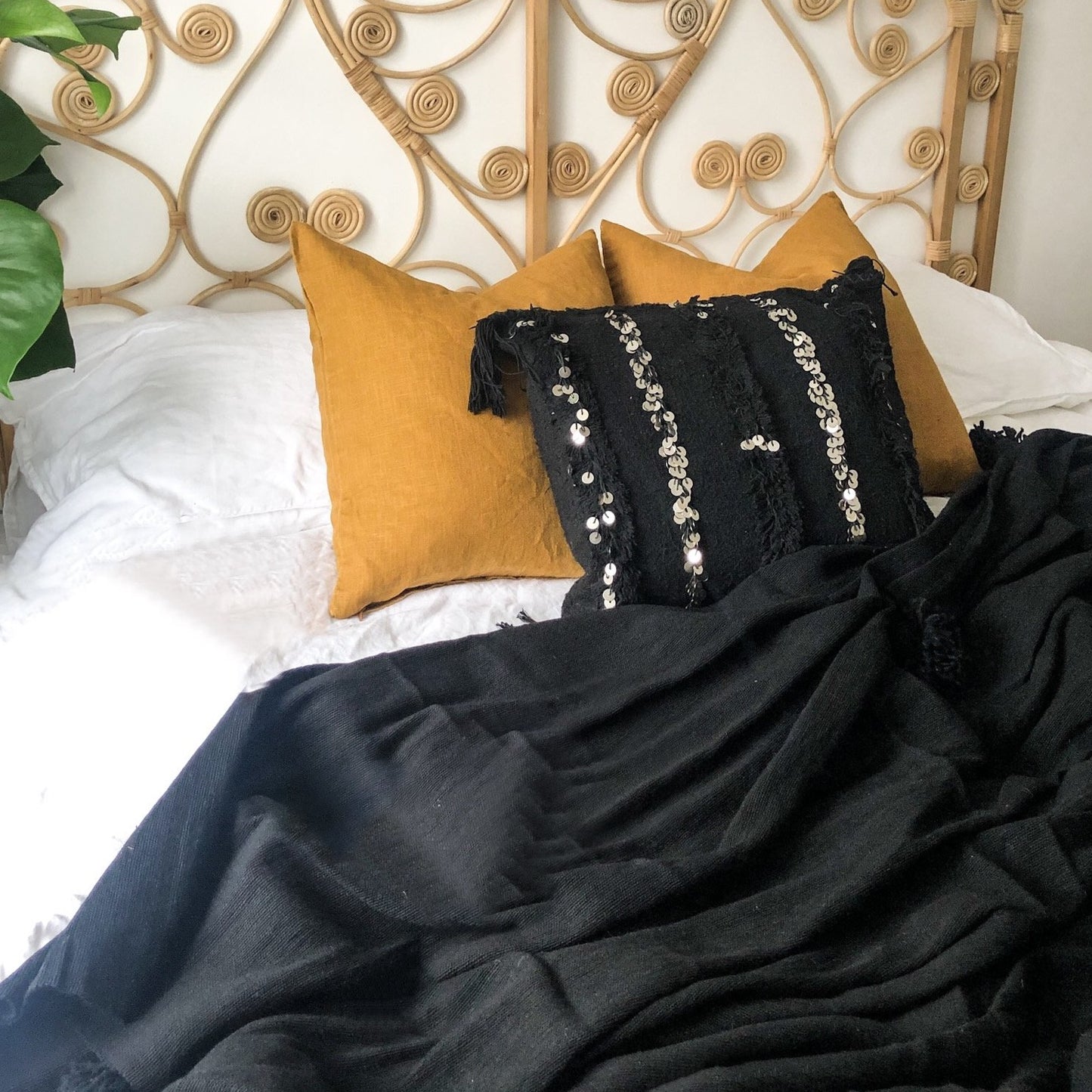 Moroccan Battania Blanket In Black